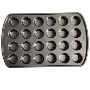 Wilton Perfect Results Mini Muffin Pan